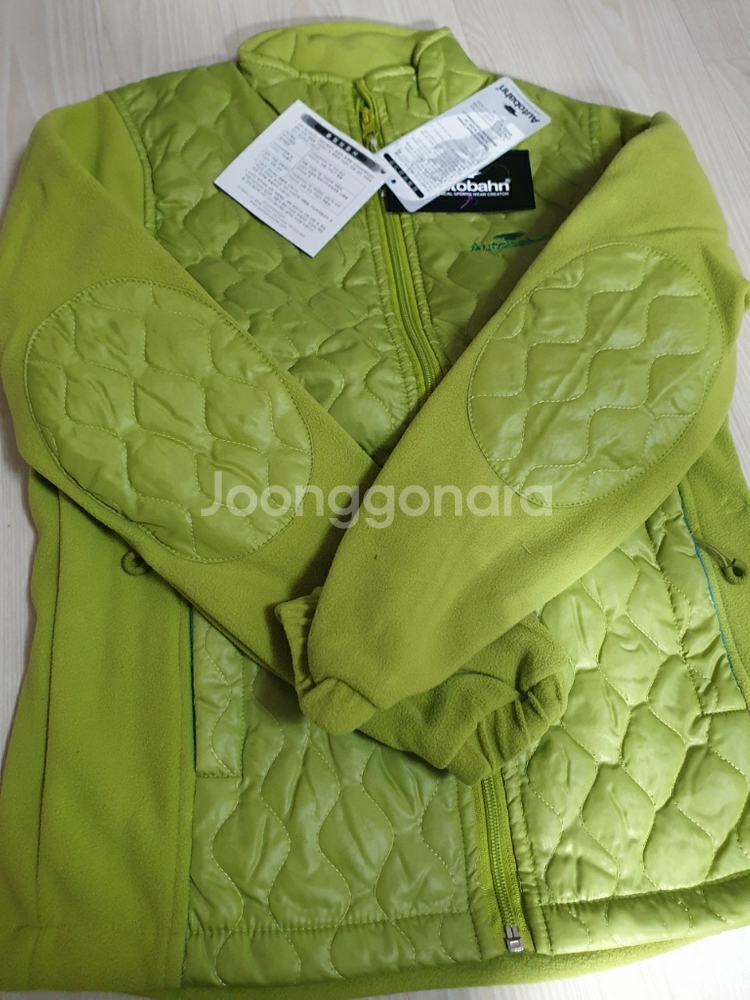 아우토뱌 등산 여성 잠바판매합니다.--3
