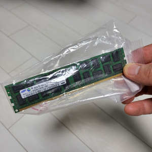 삼성 4GB PC3-10600R 서버 램 2Rx4 4G