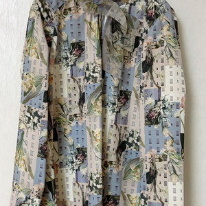 구호 블라우스 판매합니다