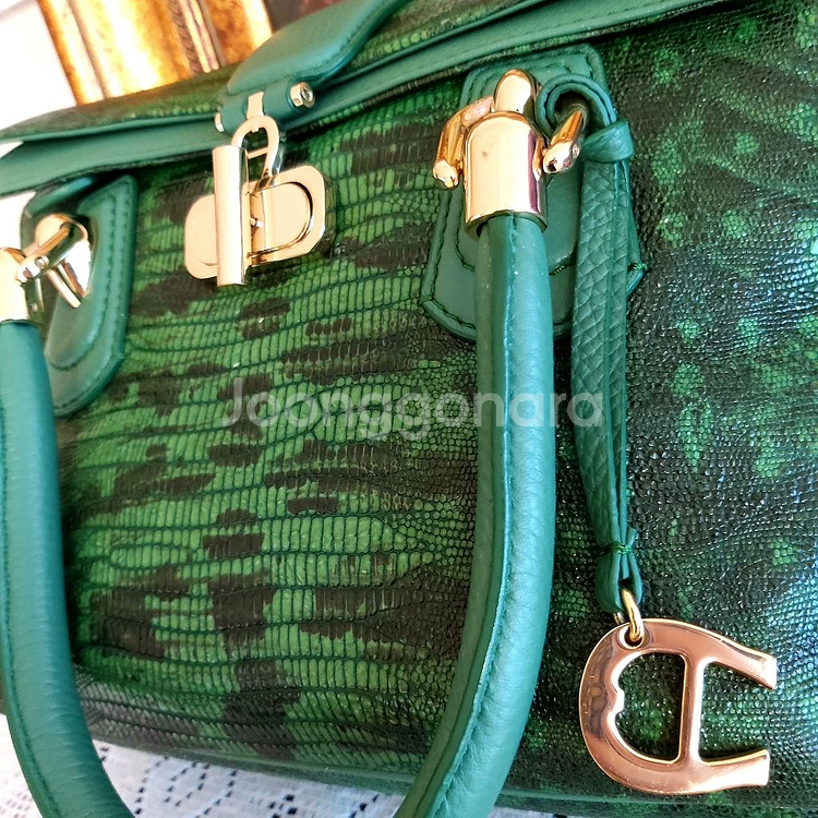 유럽한정판 독일명품 Aigner 아이그너 토트백--7