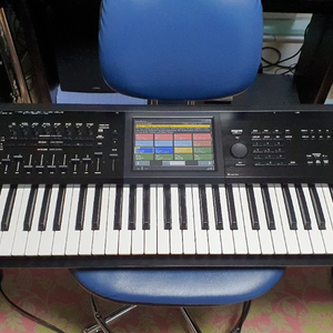 Korg Kronos2