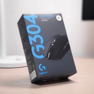 로지텍 G304 무선 게이밍 마우스 판매합니다.