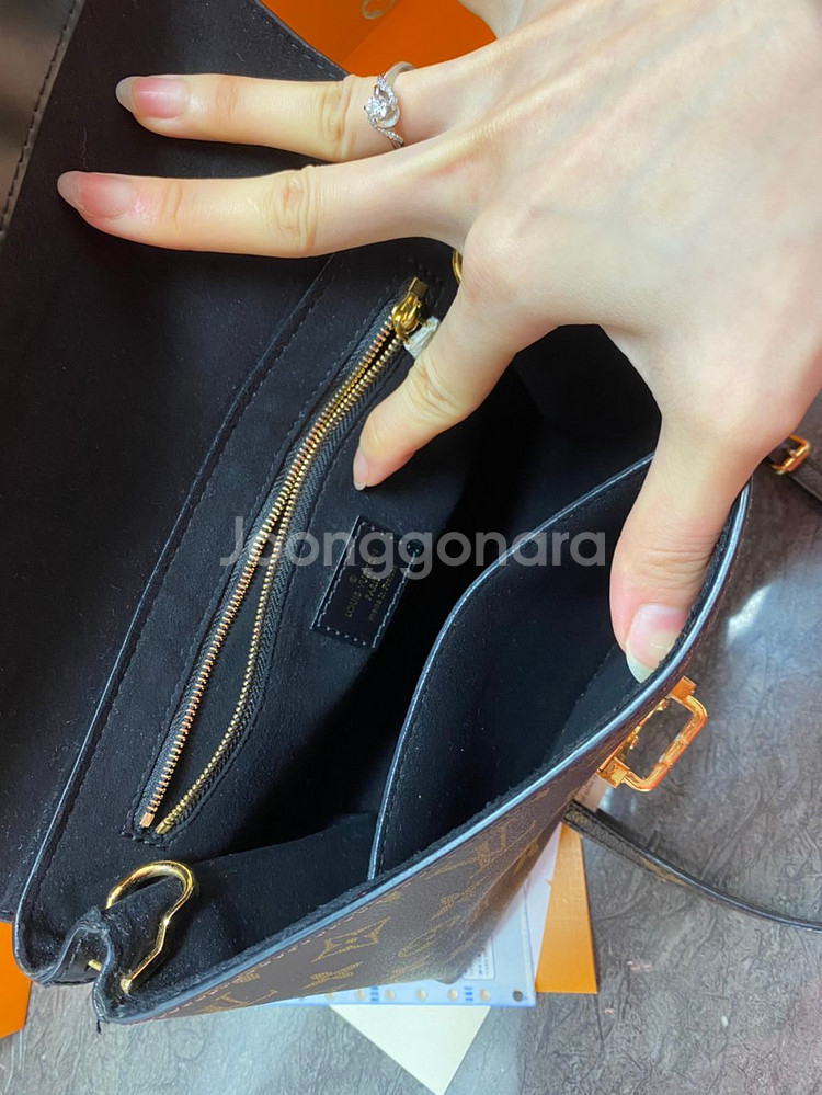 루이비통 원핸들백--2