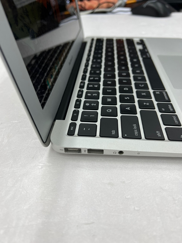 맥북에어 11 2011 A1370 i5 CPU Mac 이미지