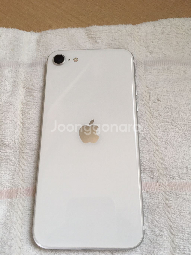 아이폰SE 2세대 화이트 64기가 s급 팝니다--2