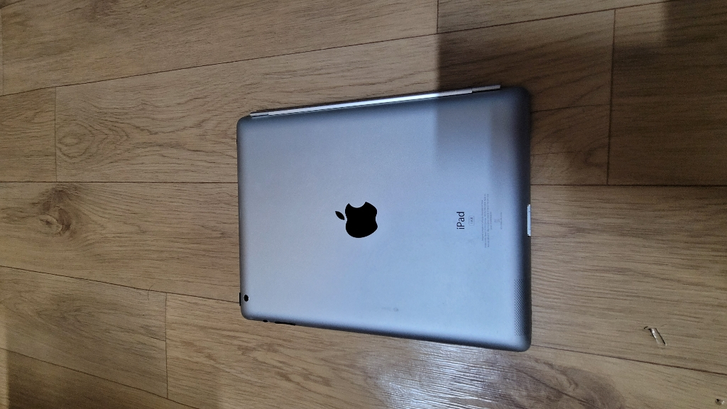 아이패드2 판매합니다.--2