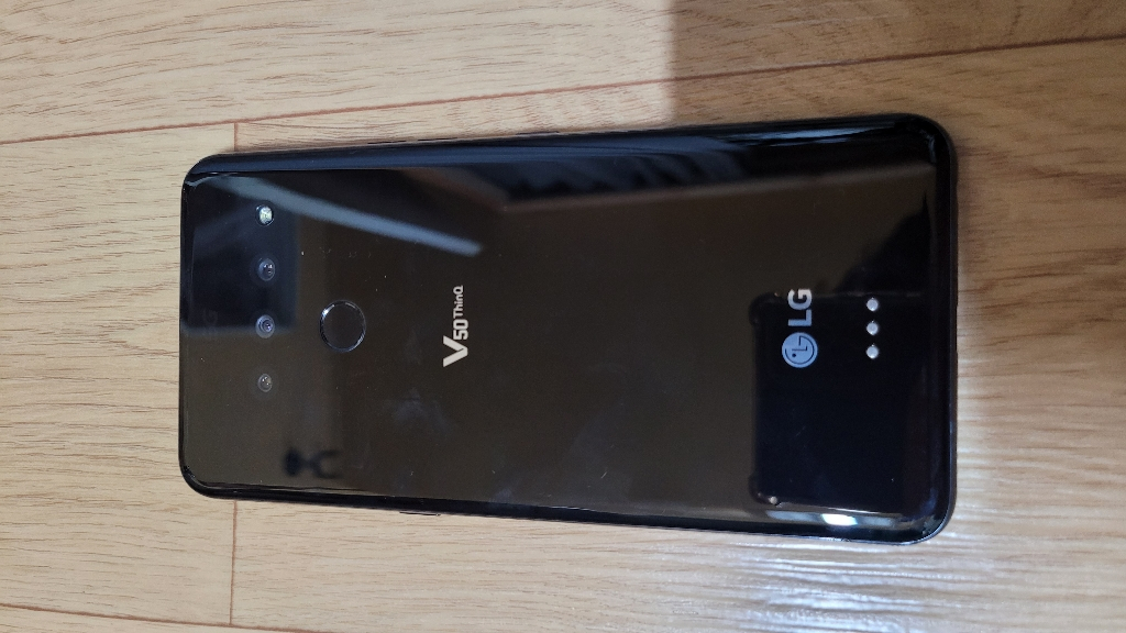 V50 부품폰 판매합니다.--1