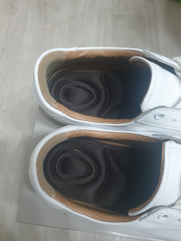 남성 화이트 스니커즈--5