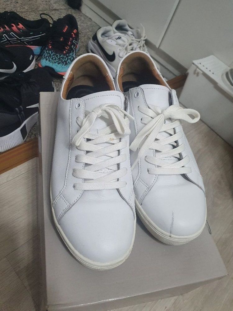 남성 화이트 스니커즈--1