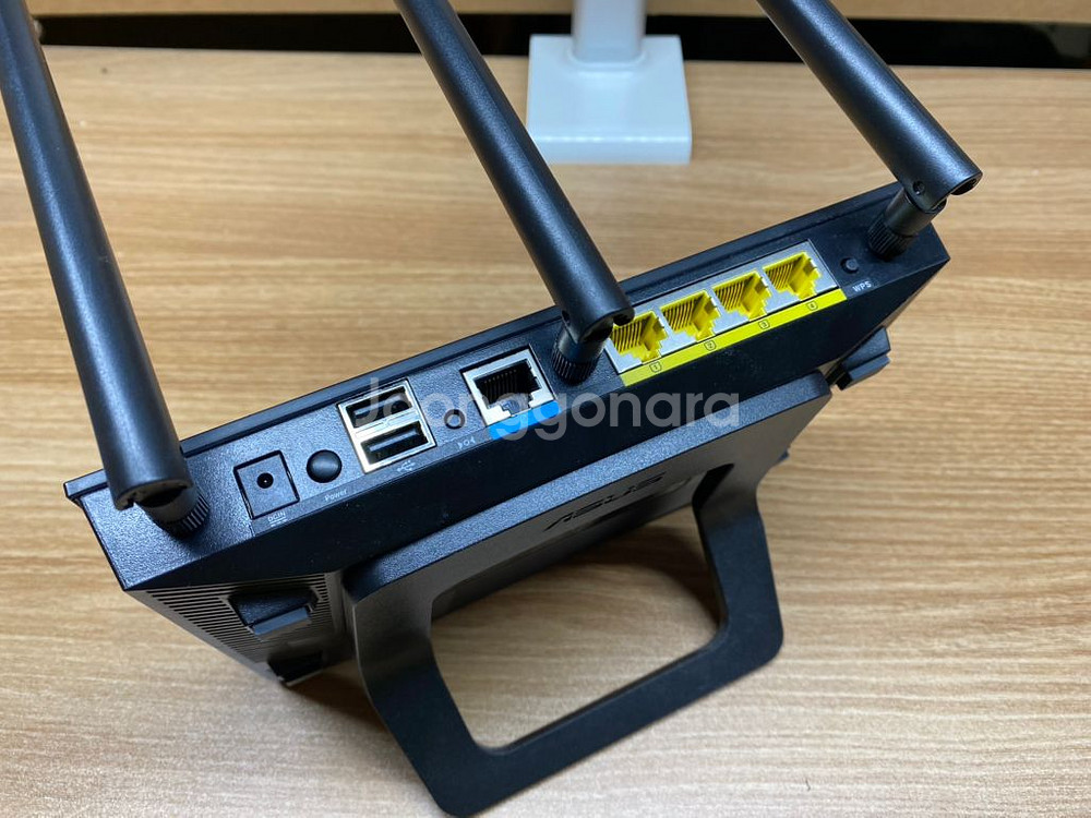 ASUS RT-N66R--1