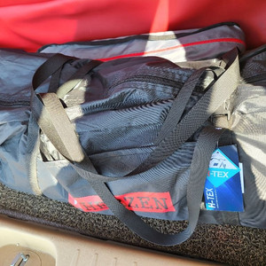 에르젠 라운지쉘터 하프이너 1회사용(2박) 팝니다.