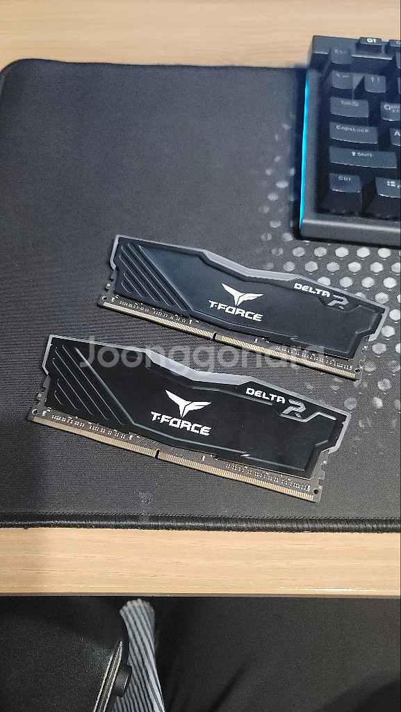 T-force Delta DDR4 3200 CL16--0