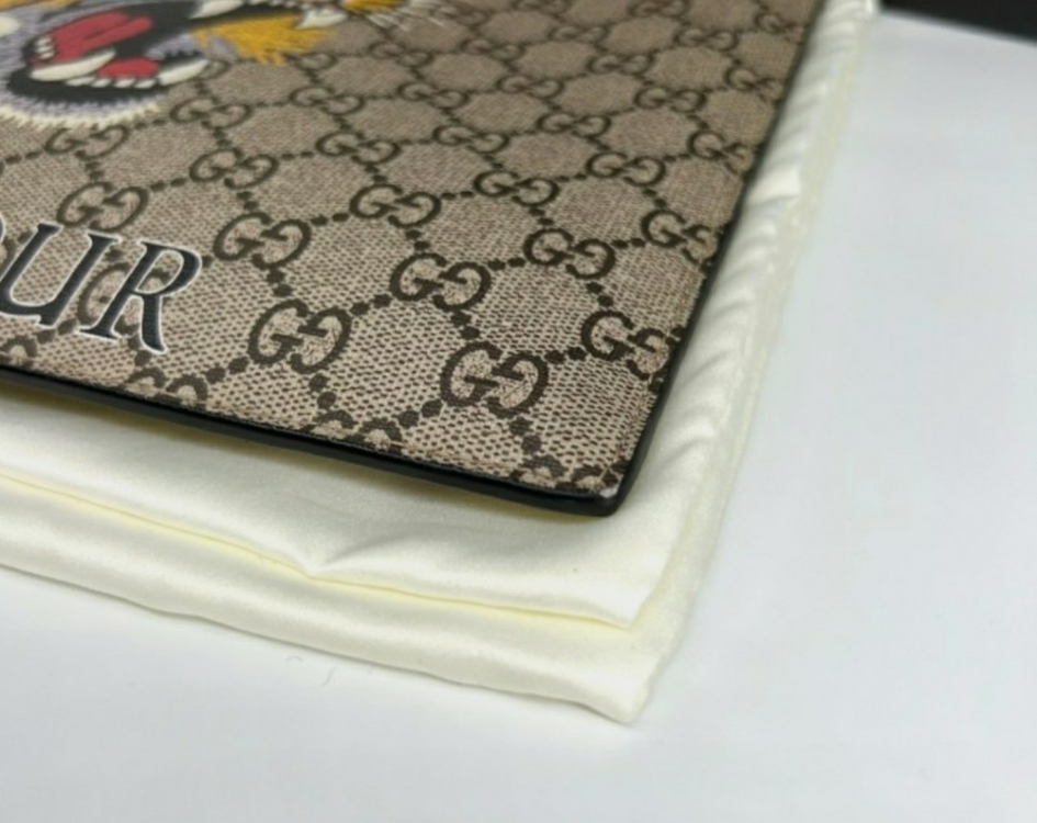 구찌 타이거 수프림 클러치--1