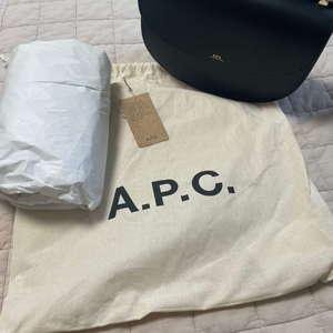 A.P.C 아페쎄 제네바 블랙