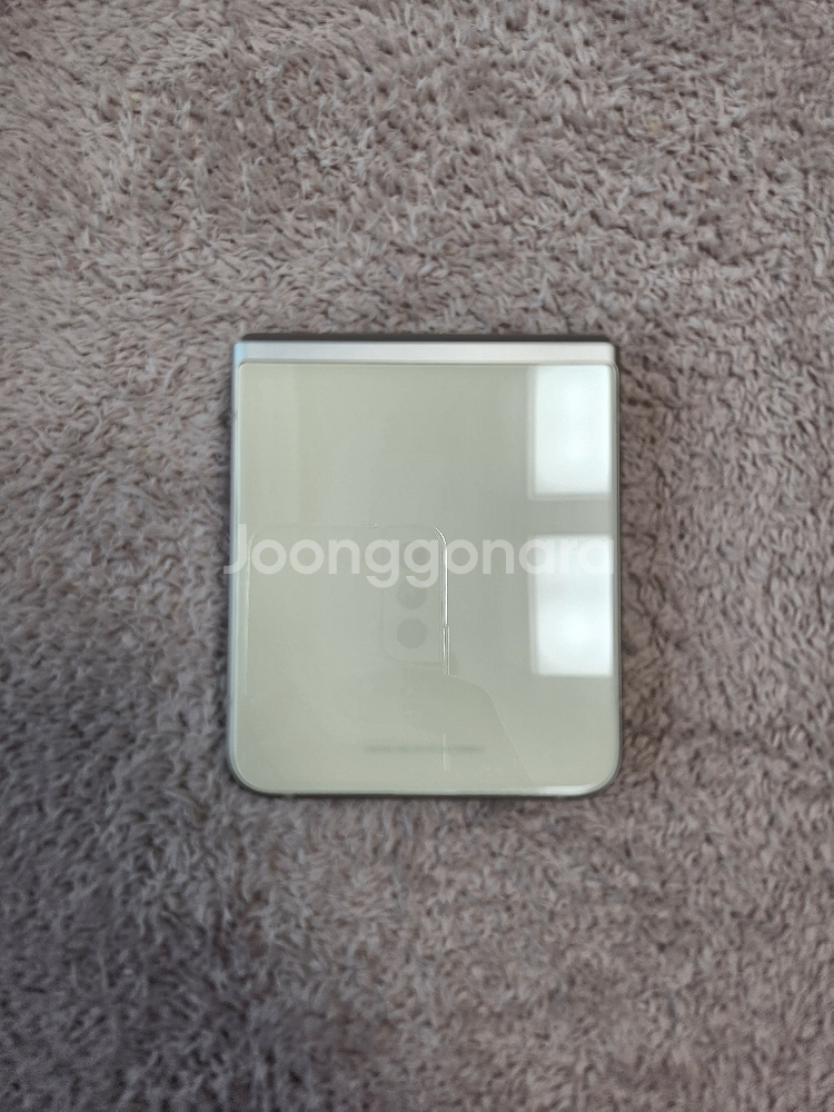 Z플립3 크림 팝니다.--2