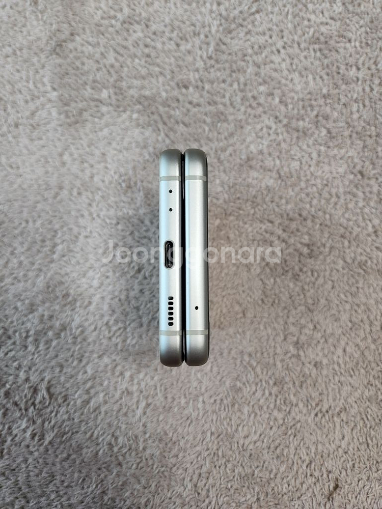 Z플립3 크림 팝니다.--6