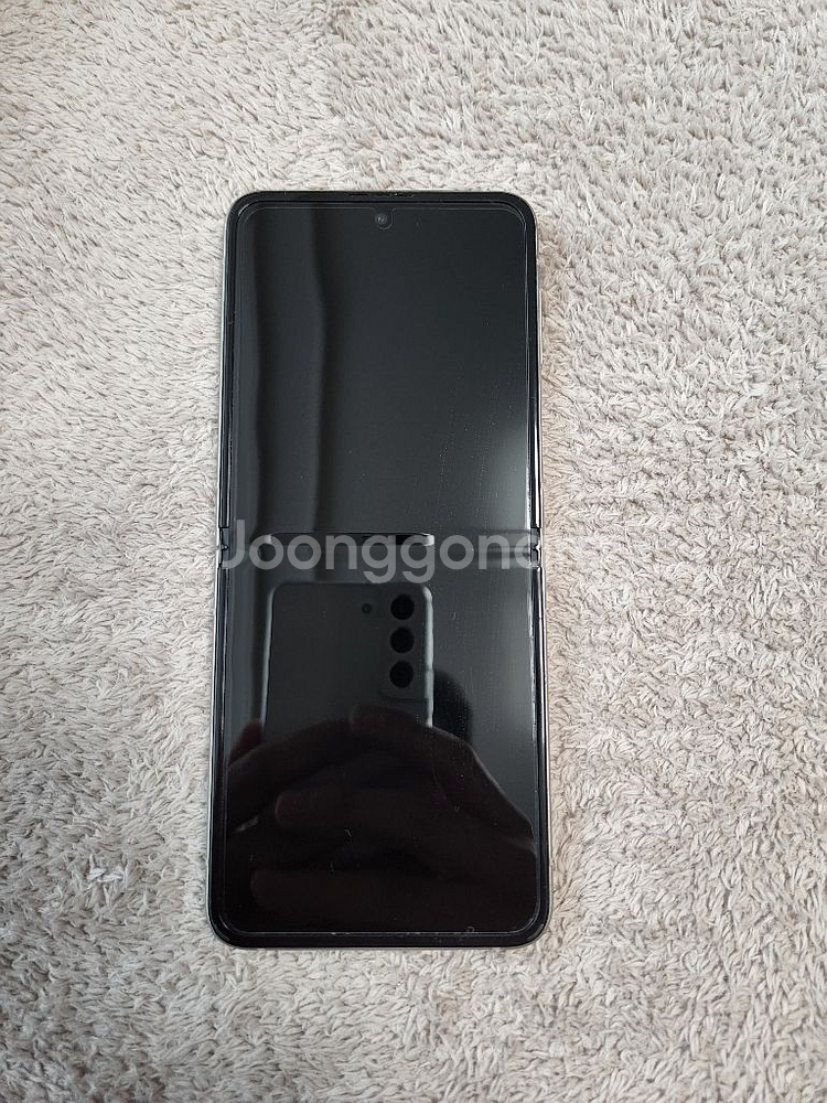 Z플립3 크림 팝니다.--3