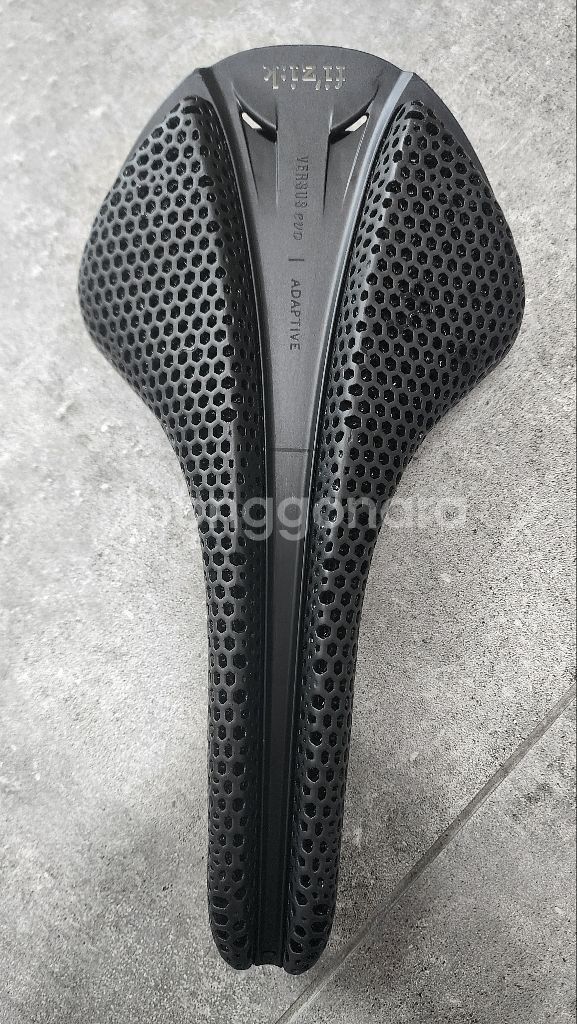 피직 안타레스 버셔스 에보 R1 어댑티브 3D 안장--2