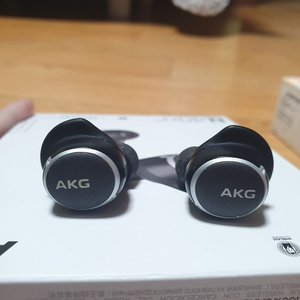 akg n400