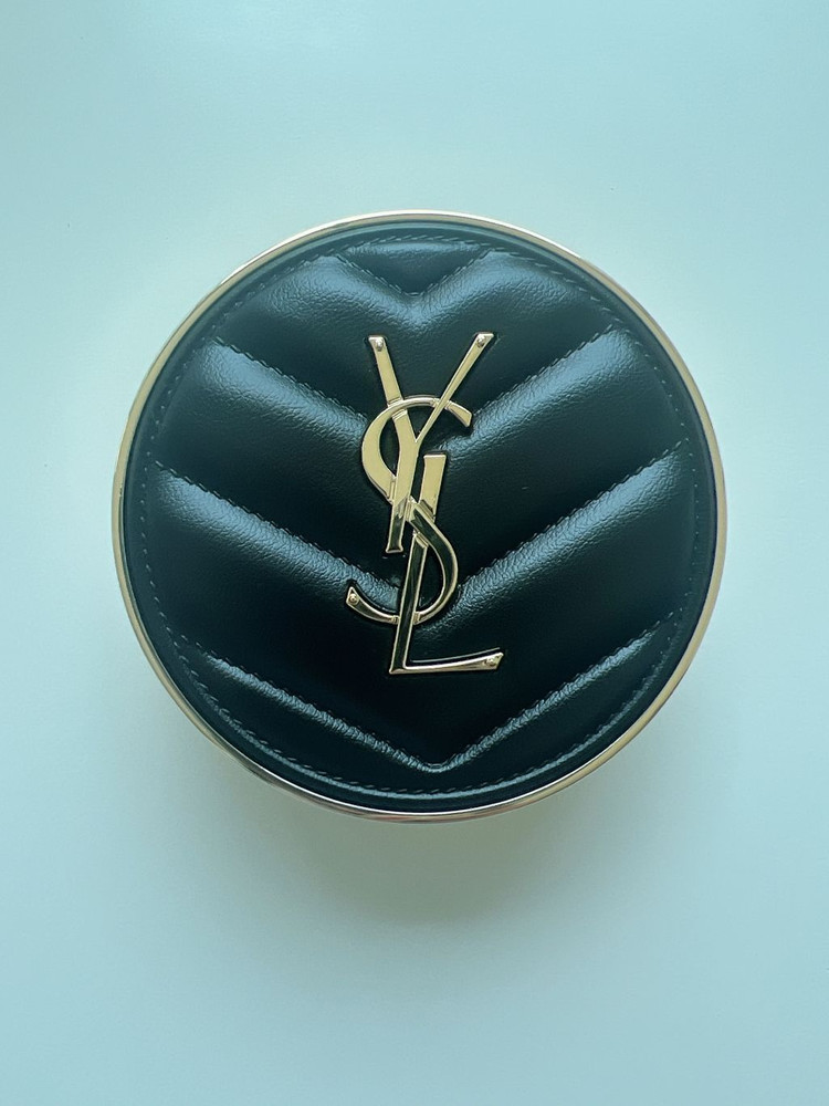 [새상품] 입생로랑 쿠션 10호_5만5천--1