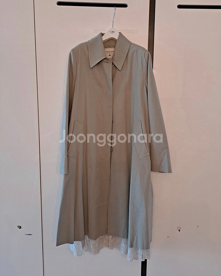 써스데이아일랜드 트렌치 공효진 착용모델 미개봉상품--0
