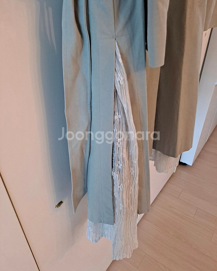 써스데이아일랜드 트렌치 공효진 착용모델 미개봉상품--5