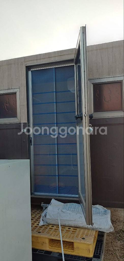 트럭캠퍼 캠핑카 판매 ㅡ전기 걱정없는 캠퍼--9