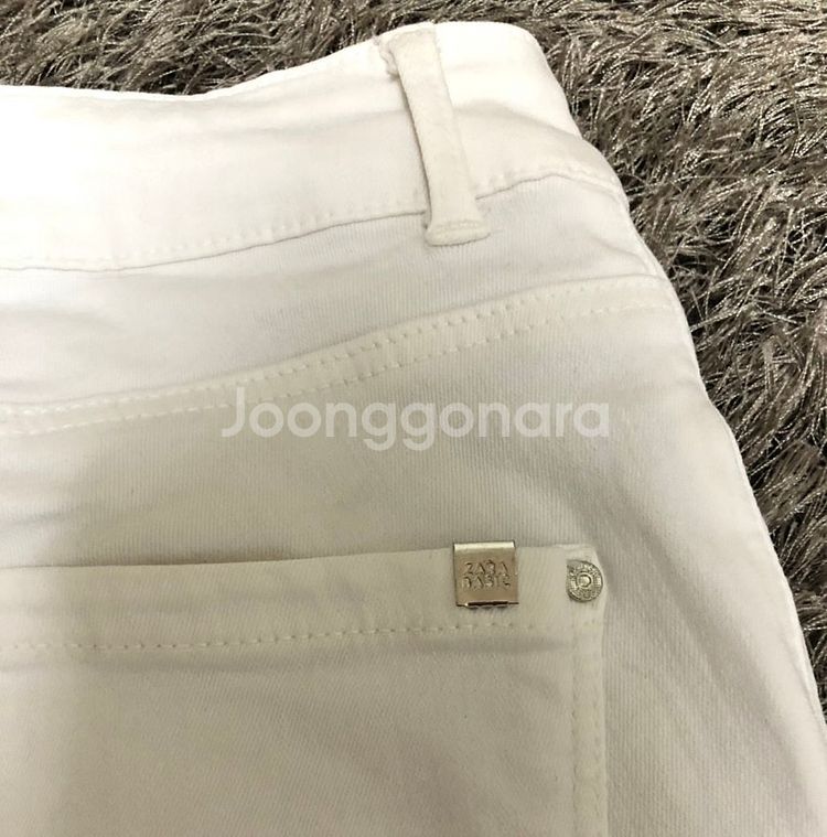 자라 흰색 부츠컷바지--2