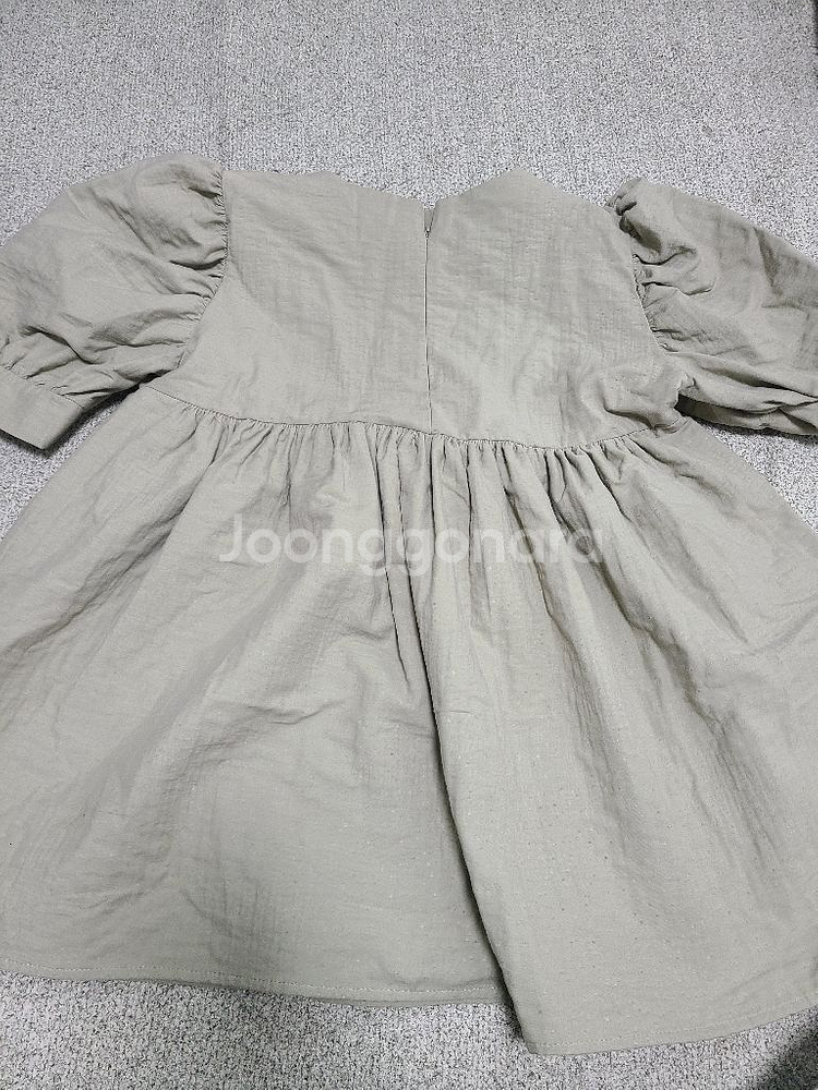 퍼프 블라우스 치마 셋업 새상품(필레트키친)--4