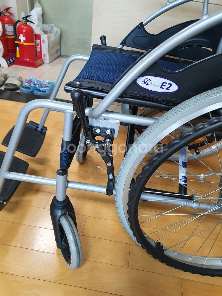 경량휠체어 10회 미만사용, 거의새것--3