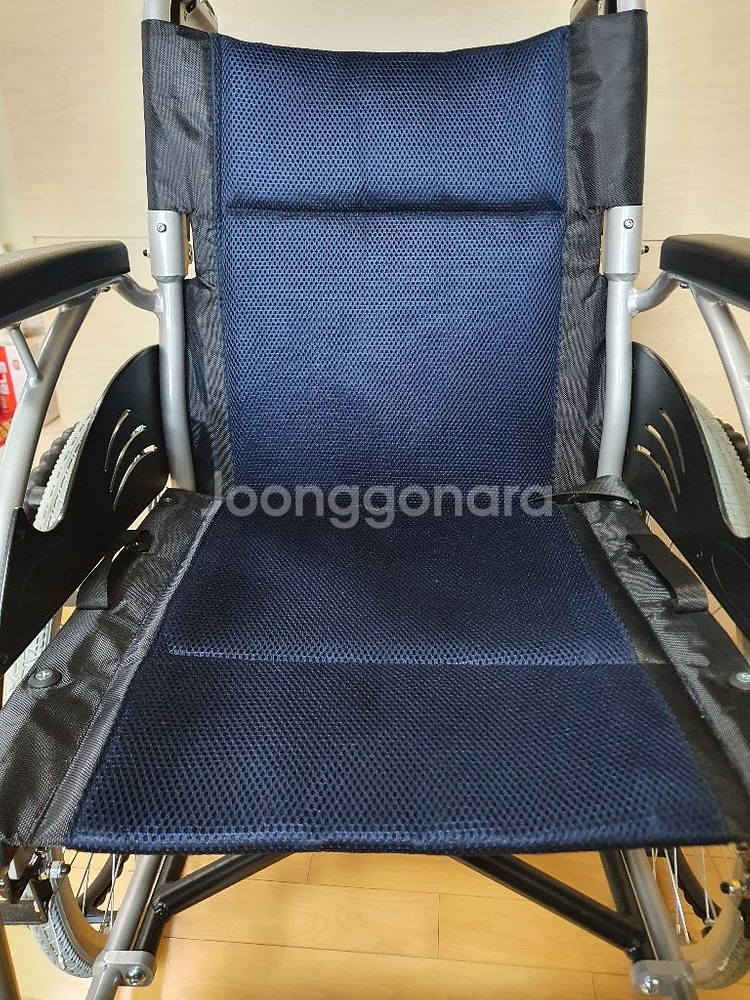경량휠체어 10회 미만사용, 거의새것--1