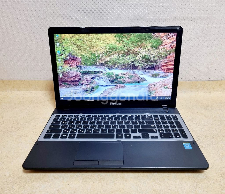 [삼성노트북] 15,6인치 SSD 250GB 싸게팝니다--0