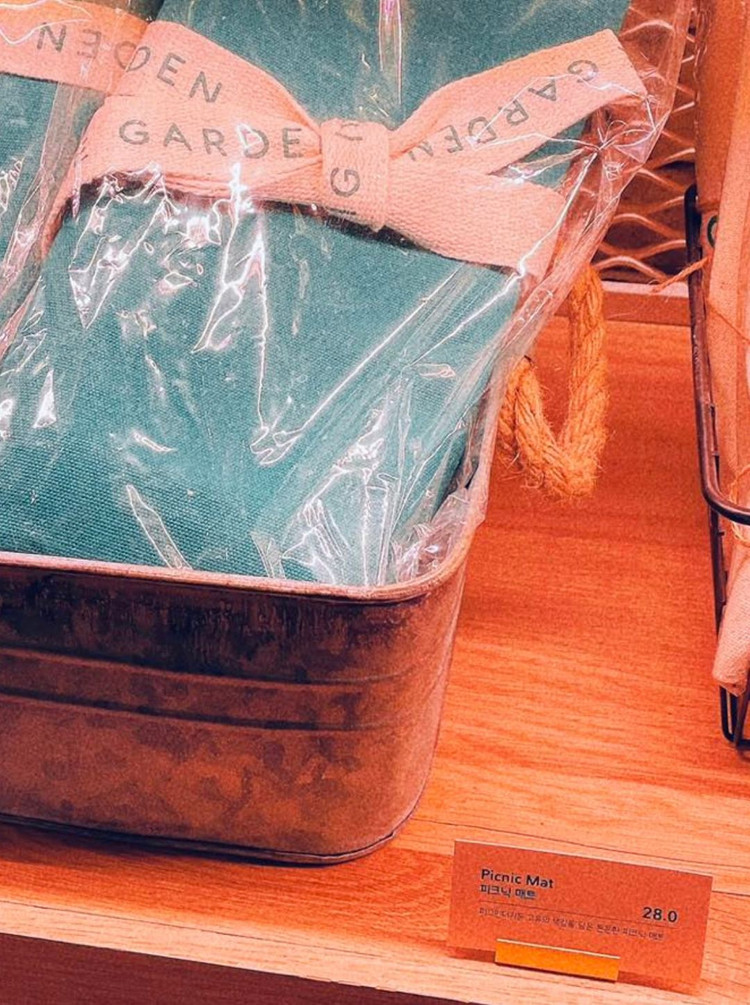 친환경 면소재 피크닉매트 피그인더가든 새제품--2