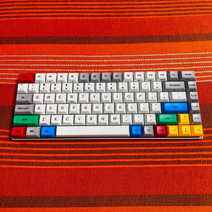 볼텍스 레이스 3 RGB 키보드 (체리 은축)