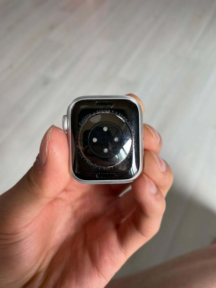 애플워치6 40mm 액정파손 팝니다.--5