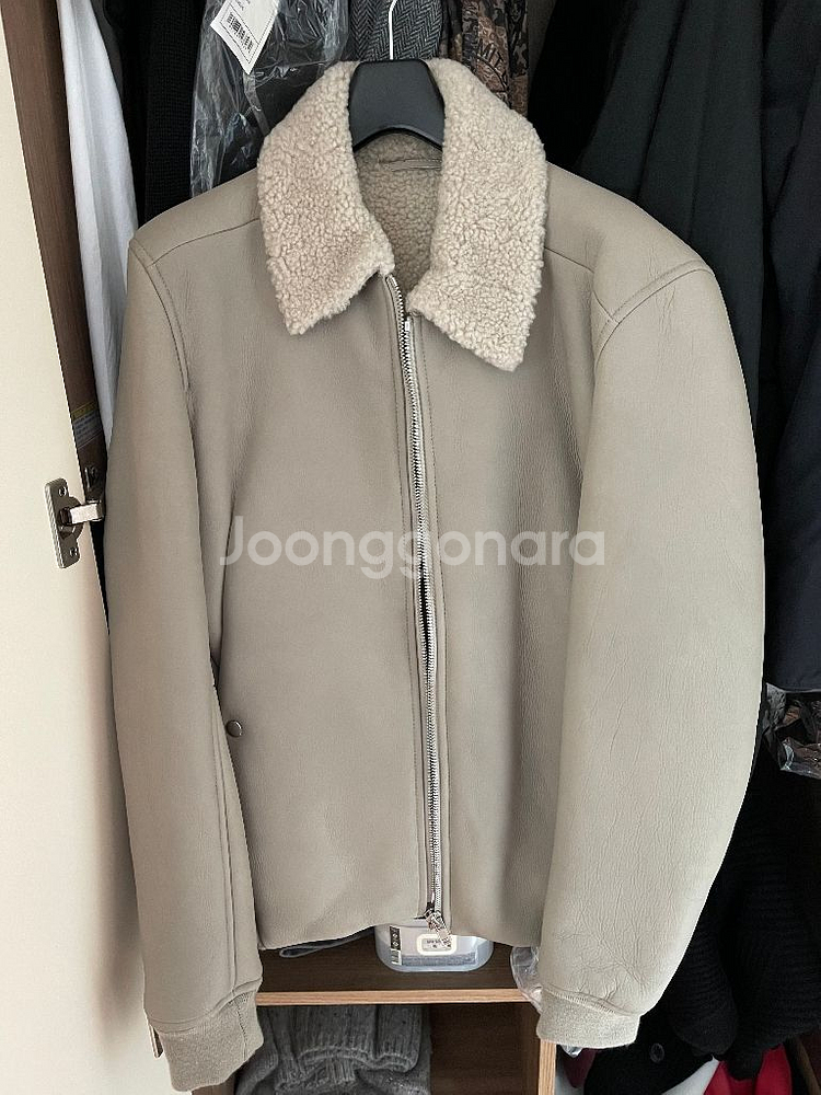 띠어리 무스탕 판매합니다 사이즈s--2