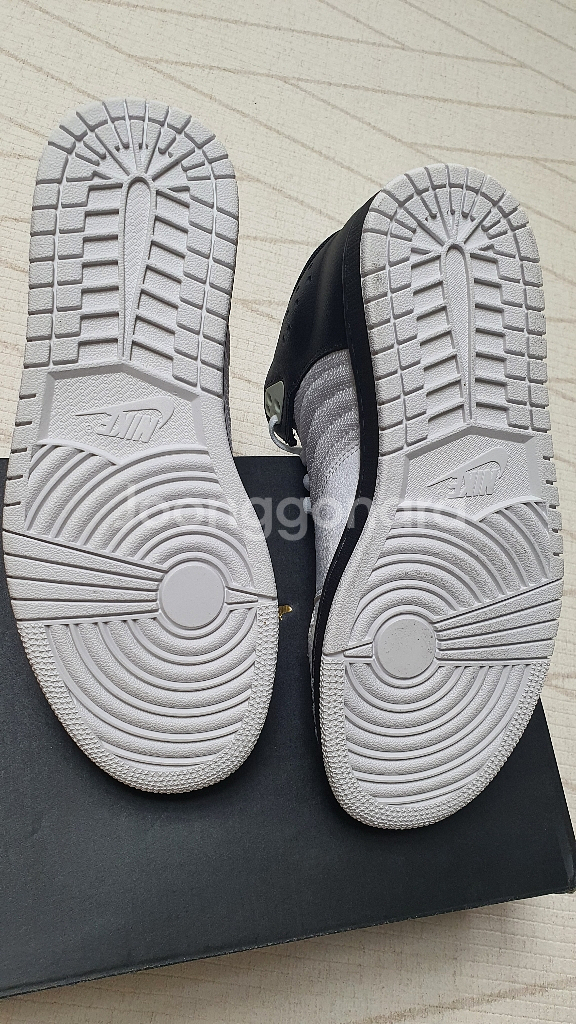 조던1플라이트4 검흰팝니다--3