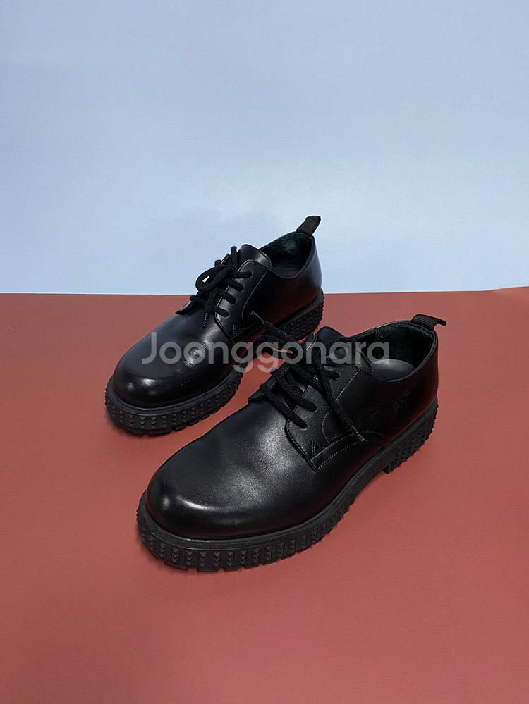 발렌티노 락스터드 더비슈즈 41 1/2--0