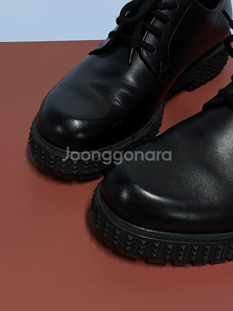 발렌티노 락스터드 더비슈즈 41 1/2--1