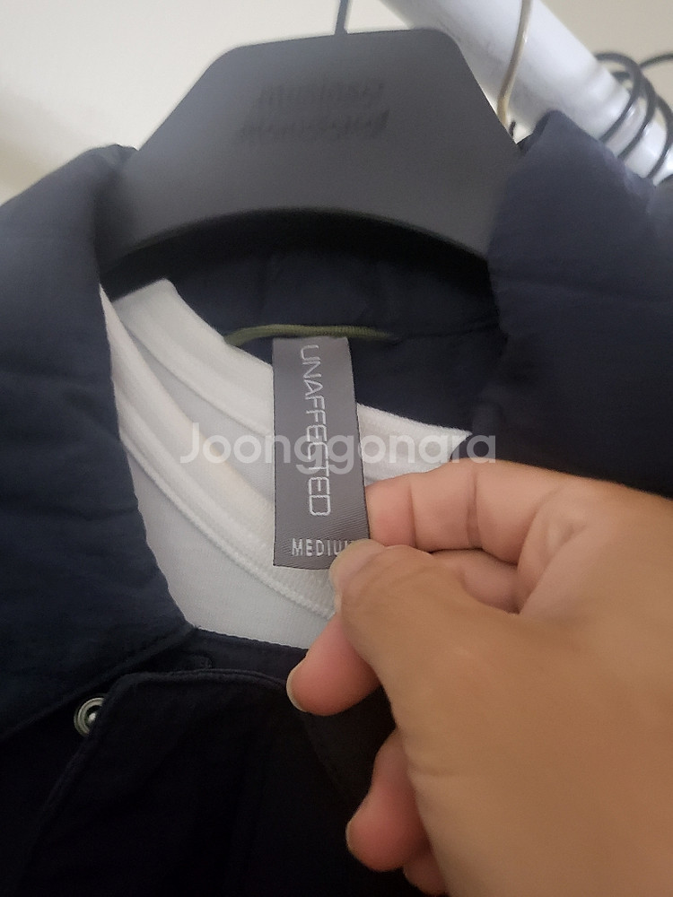 언어펙티드21fw 퀄팅블루종 네이비 팝니다--2