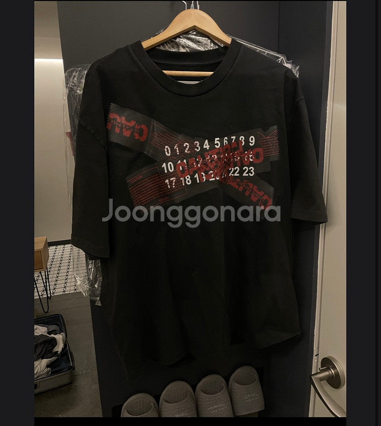 마르지엘라 테이핑 반팔 구매합니다--0
