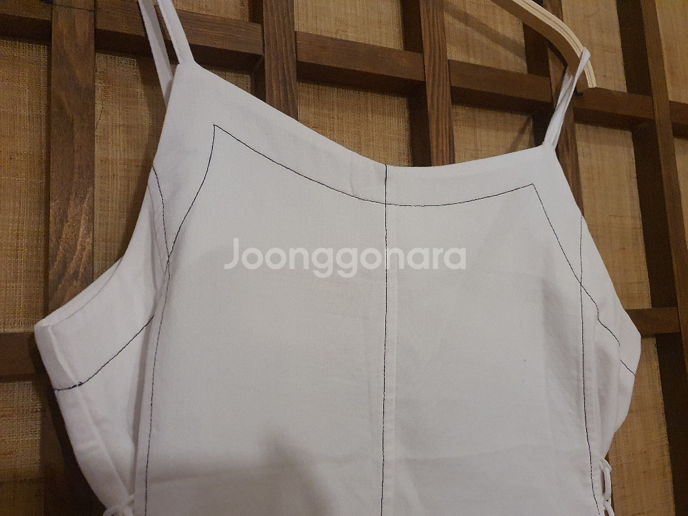 새제품) 고퀄 스티치 옆스트랩 면 뷔스티에 원피스--4