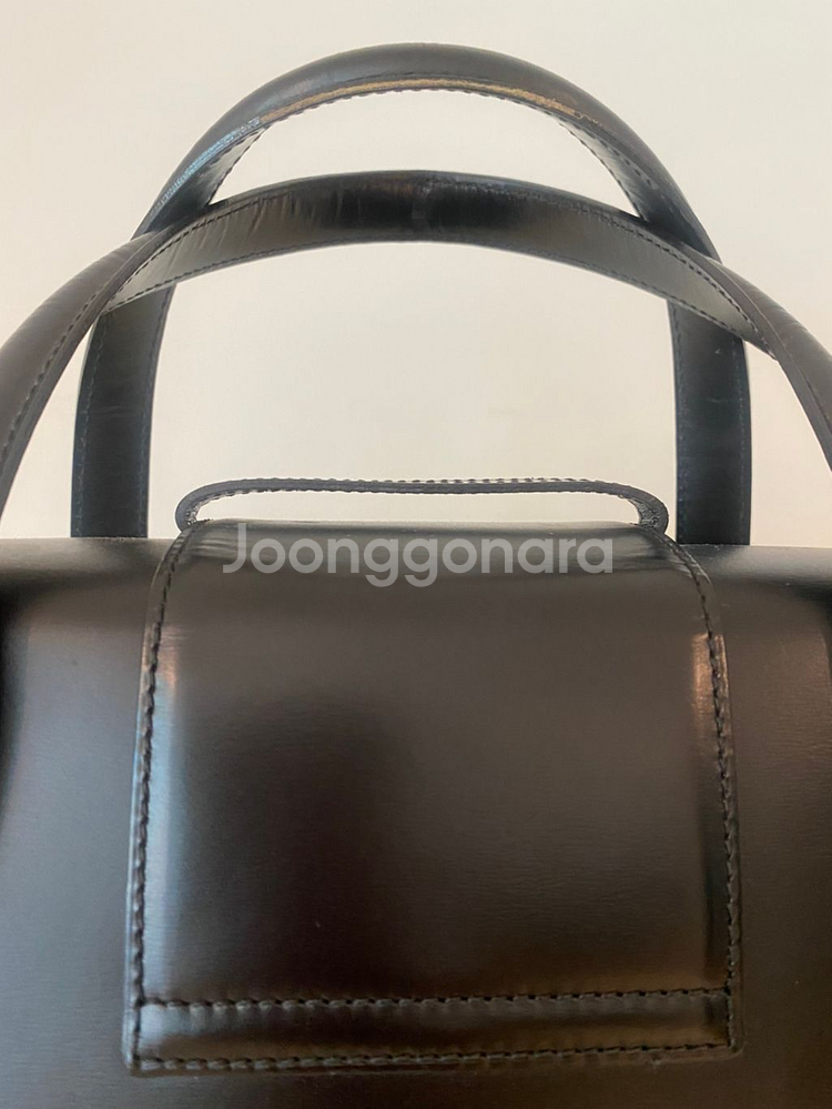 정품 까르띠에 가방 판매합니다.--6
