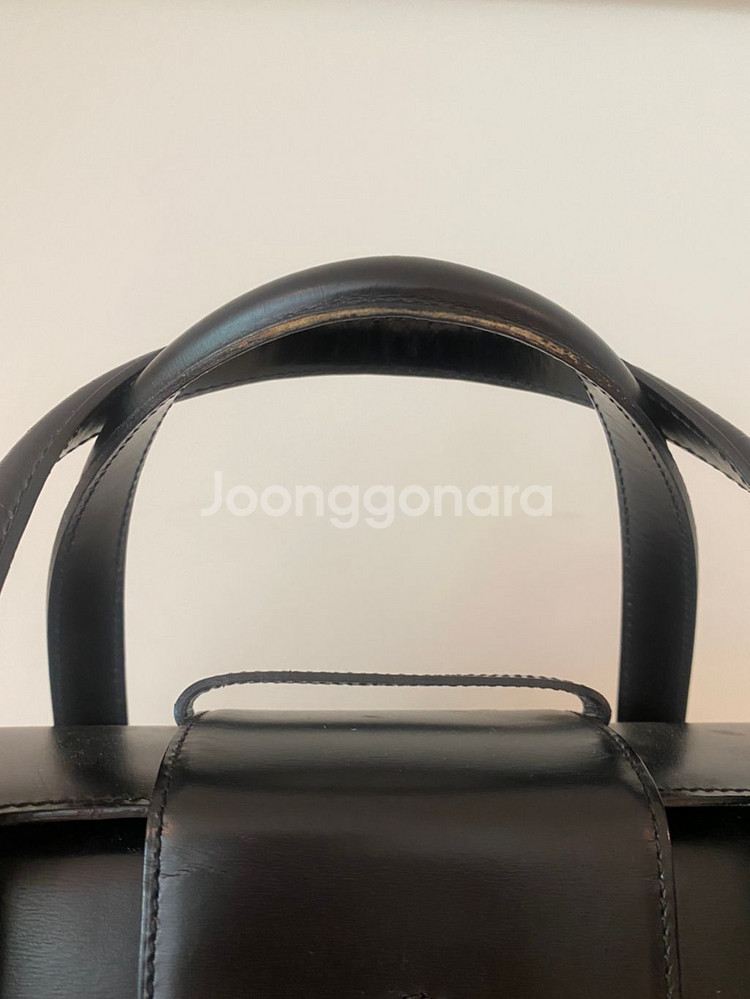 정품 까르띠에 가방 판매합니다.--7