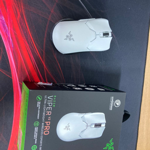 레이저 바이퍼 v2 pro 화이트 팝니다 풀박