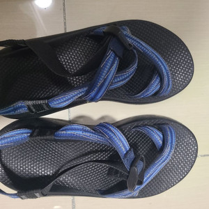 차코샌들 260 사이즈 팝니다