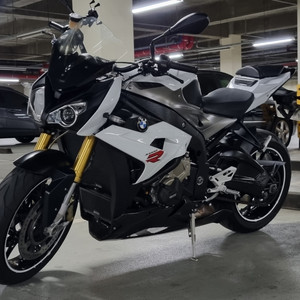 2014년식 BMW S1000R 판매합니다 !