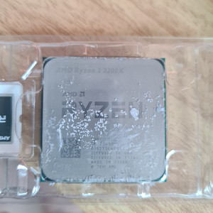 AMD 3300X 팝니다.