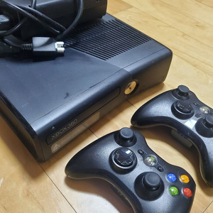 xbox360s(엑스박스)+ 키넥트+ 무선패드+ 타이틀