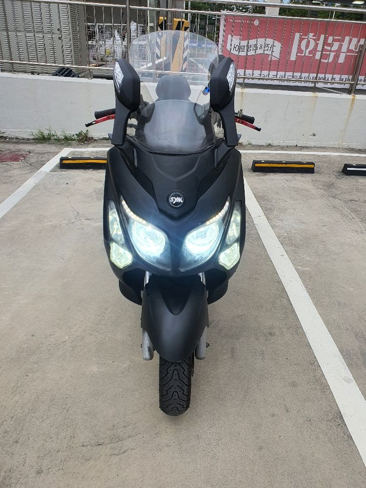 sym 보이져300 오토바이 스쿠터 보이저 이미지